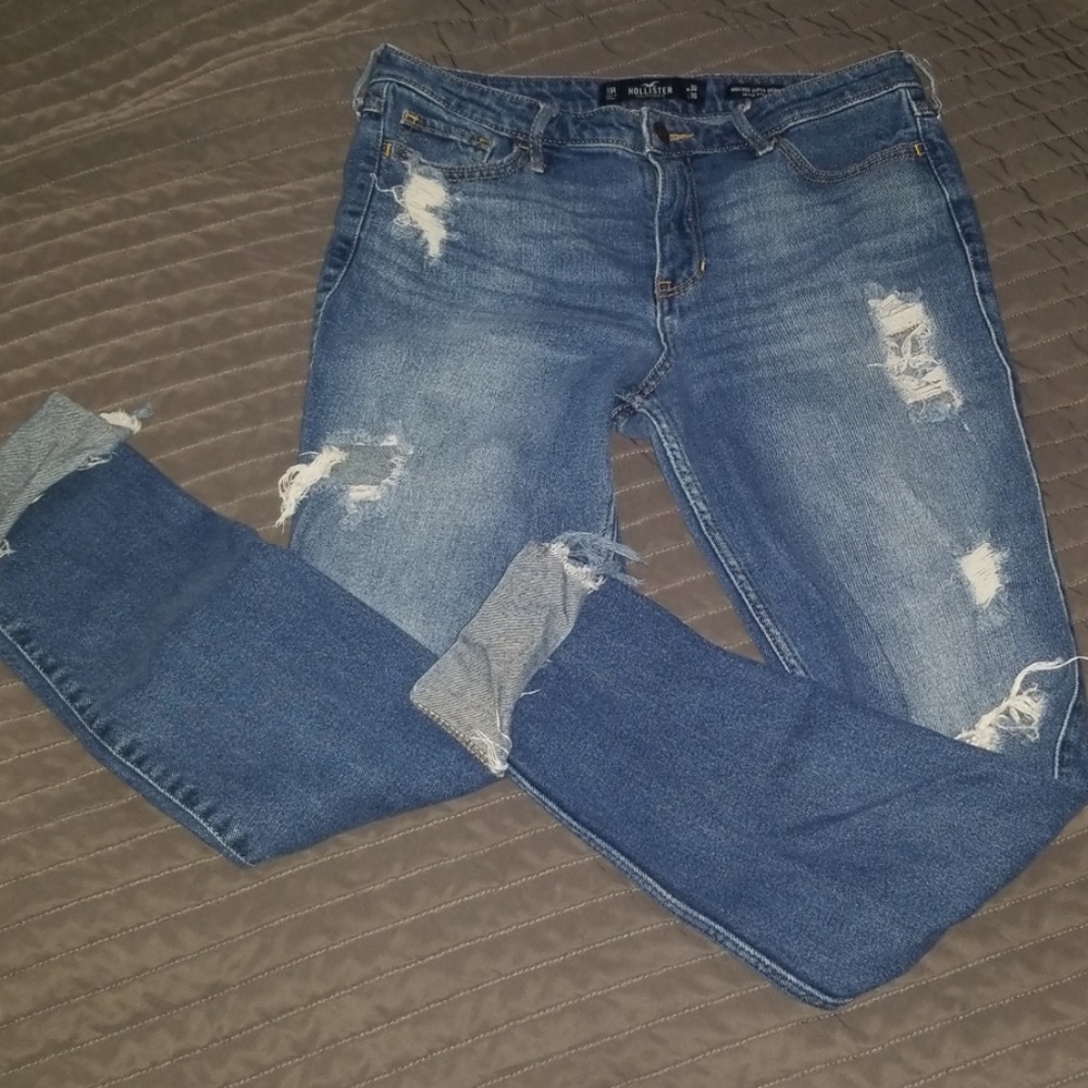 Hollister distressed skinny jeans